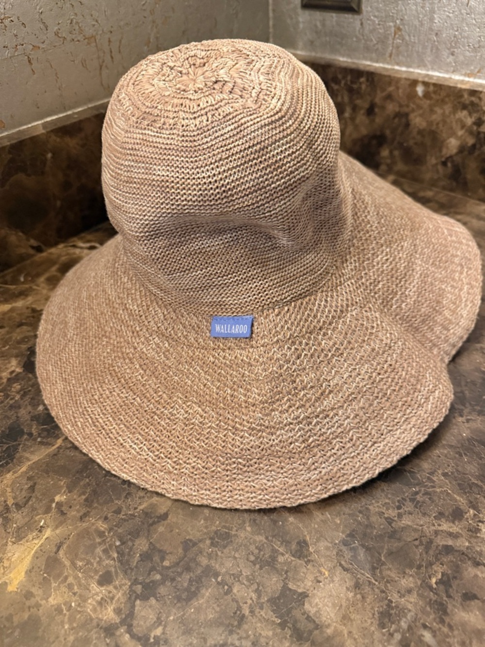 WALLAROO VICTORIA  Ladies sun hat floppy very good condition Tan SUN PROTECTION